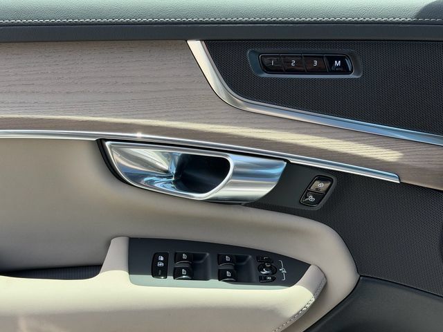 New 2026 Volvo XC90 T8 Core AWD/4WD image 25