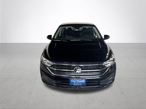Certified 2022 Volkswagen Jetta SE FWD image 5