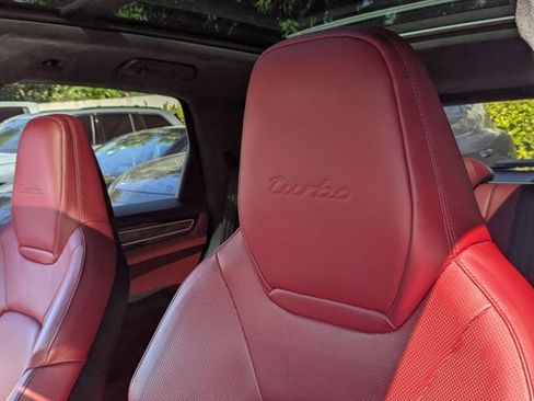 Used 2021 Porsche Cayenne Turbo image 17