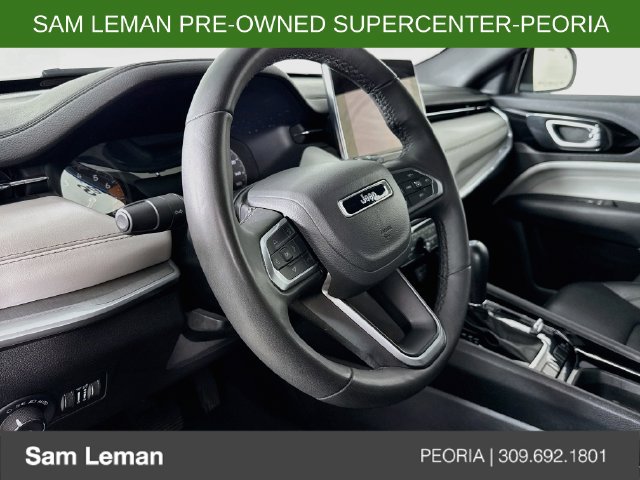 Used 2025 Jeep Compass Limited AWD/4WD image 11
