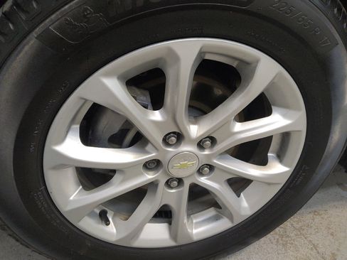 Used 2018 Chevrolet Equinox LT FWD image 31