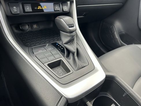 Certified 2025 Toyota RAV4 XLE Premium image 21