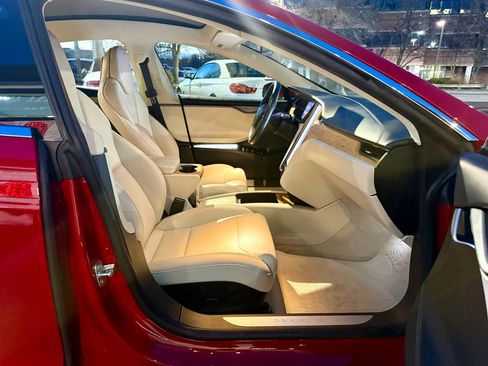 Used 2019 Tesla Model S 100D image 23