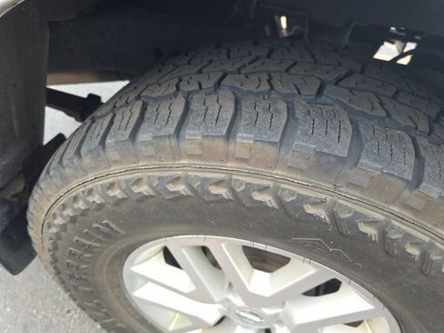 Used 2016 Nissan Frontier SV image 17