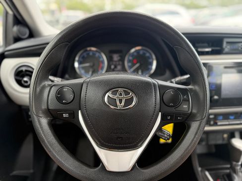 Used 2017 Toyota Corolla LE w/ Carpet Mat Package (TMS) FWD image 18