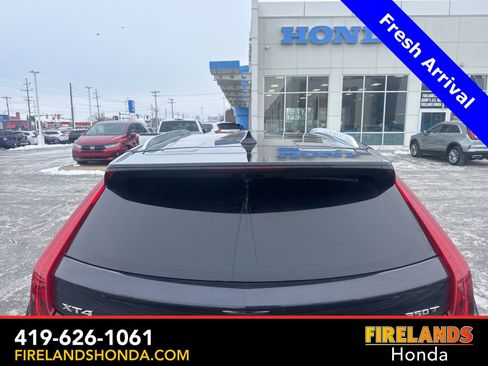 Used 2022 Cadillac XT4 Premium Luxury image 5