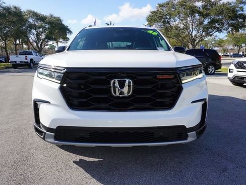 Used 2025 Honda Pilot TrailSport image 24