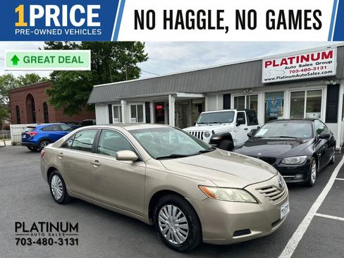 Used 2009 Toyota Camry XLE FWD image 1