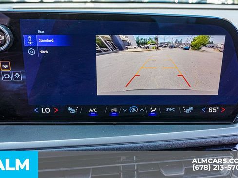 Used 2025 Chevrolet Traverse LT AWD/4WD image 39