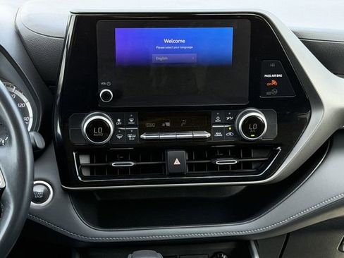 Certified 2024 Toyota Highlander LE image 16