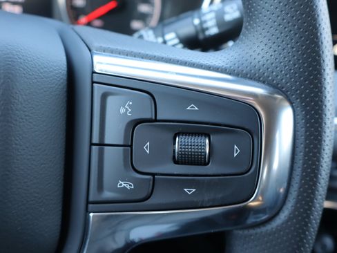 Used 2025 Chevrolet Blazer LT FWD image 16