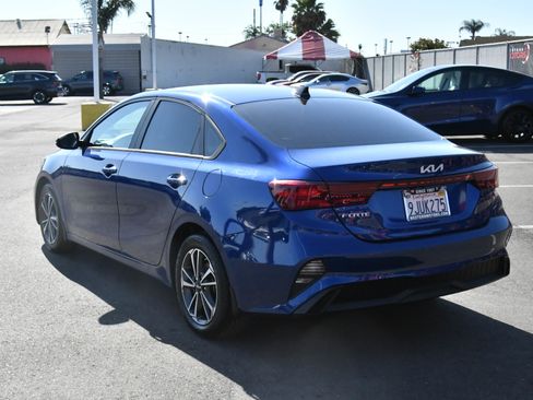 Used 2024 Kia Forte LXS w/ LXS Technology Package FWD image 6