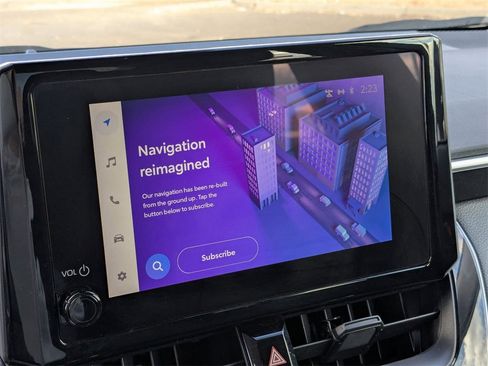 Used 2025 Toyota Corolla LE image 21