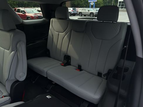 Certified 2025 Hyundai Palisade SEL AWD/4WD image 11