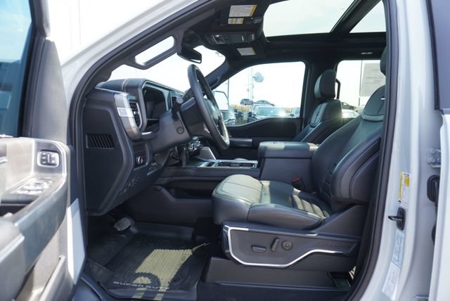 Used 2025 Ford F450 Platinum w/ FX4 Off-Road Package AWD/4WD image 31