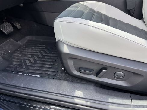 New 2026 Mitsubishi Outlander SE AWD/4WD image 18