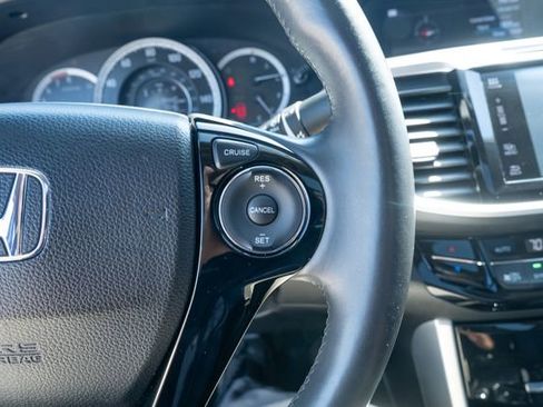 Used 2017 Honda Accord EX-L image 25