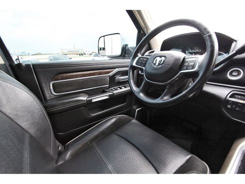 Used 2019 RAM 2500 Laramie AWD/4WD image 9