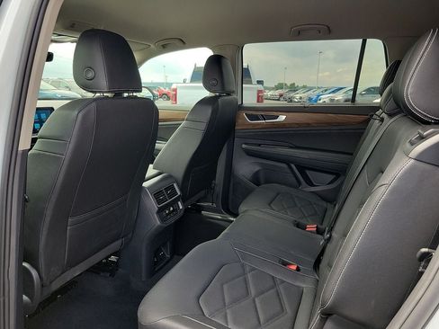 Used 2025 Volkswagen Atlas SE AWD/4WD image 10