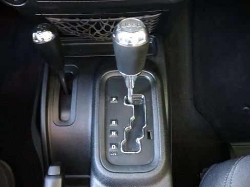 Used 2013 Jeep Wrangler Sport AWD/4WD image 30