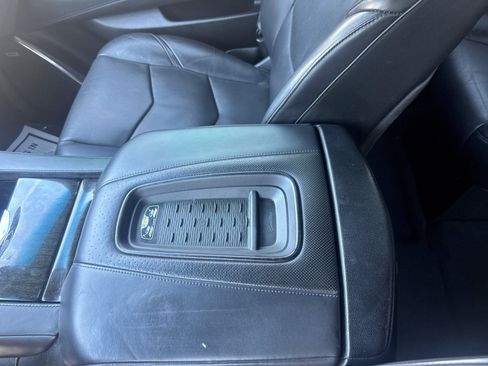 Used 2016 Cadillac Escalade Platinum AWD/4WD image 24