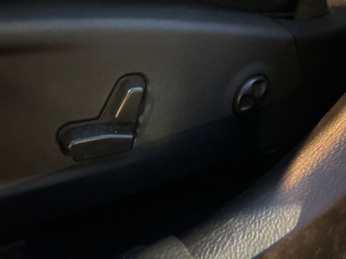 Used 2020 Dodge Charger SXT w/ Plus Group image 10