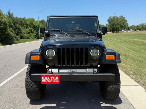 Used 2004 Jeep Wrangler 4WD image 3