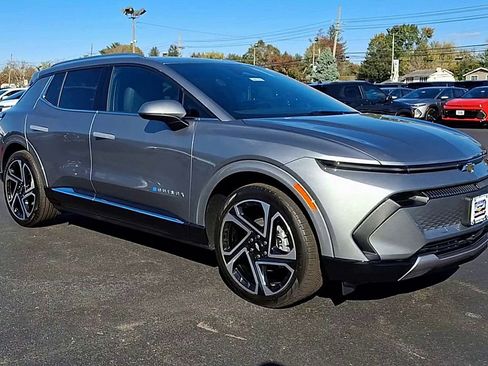 New 2026 Chevrolet Equinox EV LT w/ Convenience Package II image 6