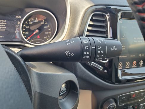 Used 2017 Jeep Compass Limited image 25