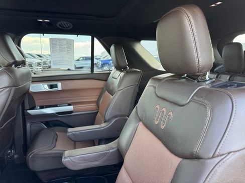 Used 2021 Ford Explorer King Ranch w/ Premium Technology Package AWD/4WD image 18