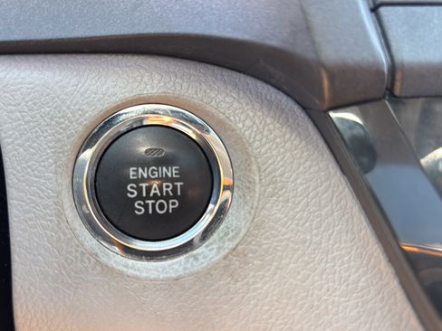 Used 2019 Toyota Sienna XLE w/ XLE Navigation Package AWD/4WD image 23
