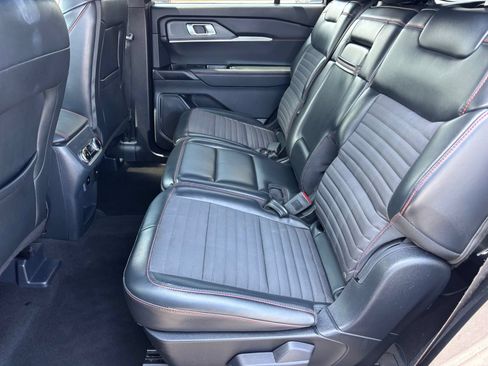 Used 2025 Ford Explorer ST-Line w/ ST-Line Street Pack AWD/4WD image 16
