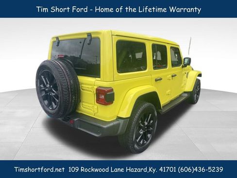Used 2022 Jeep Wrangler Unlimited Sahara w/ Cold Weather Group AWD/4WD image 5