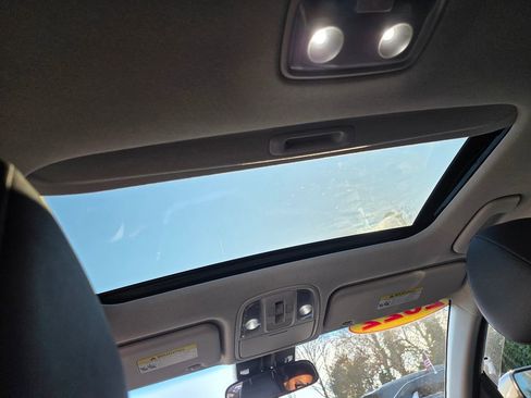 Used 2022 Kia Niro LXS image 17