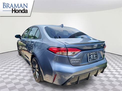 Used 2025 Toyota Corolla SE FWD image 3