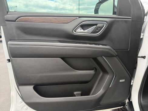 Used 2023 Chevrolet Tahoe Premier w/ Premium Package AWD/4WD image 20