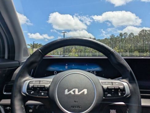 Used 2025 Kia Sportage SX FWD image 31