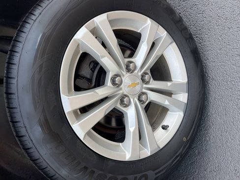 Used 2017 Chevrolet Equinox LS FWD image 9