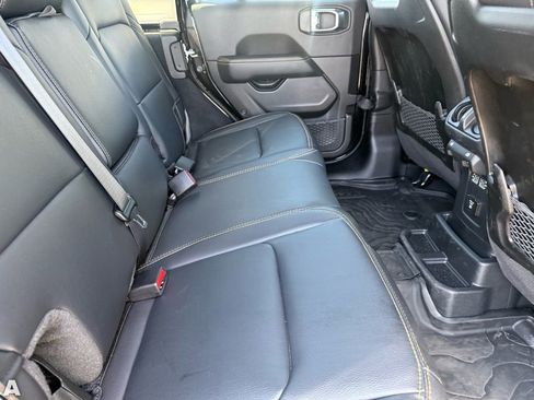 Used 2025 Jeep Wrangler Sahara w/ Safety Group image 28