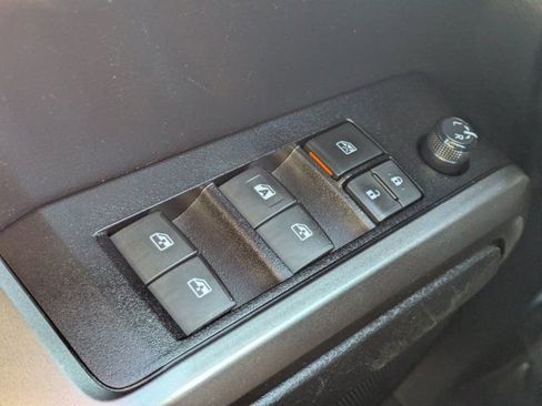 Used 2021 Toyota Tacoma SR5 image 18