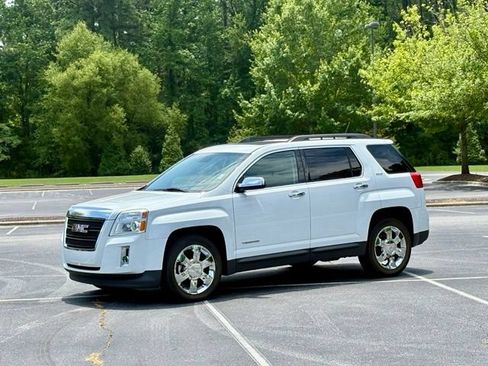 Used 2015 GMC Terrain SLE w/ Chrome Package AWD/4WD image 2