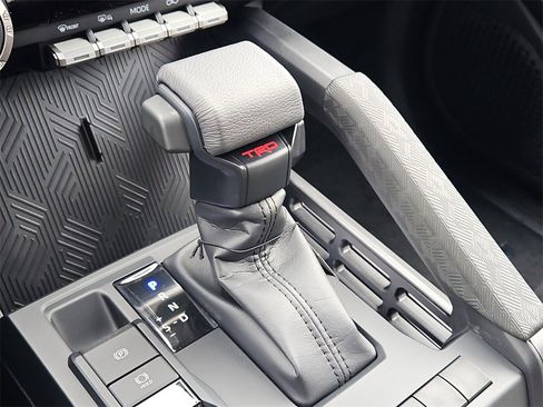 New 2025 Toyota Tacoma TRD Off-Road image 18