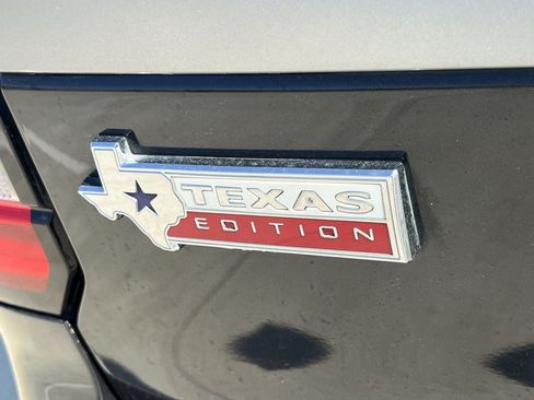 Used 2022 Ford Expedition XLT RWD image 5