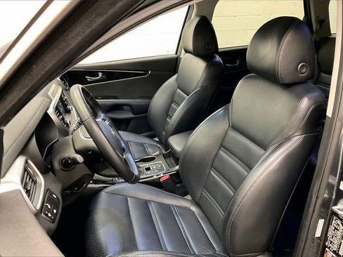 Used 2020 Kia Sorento EX image 28
