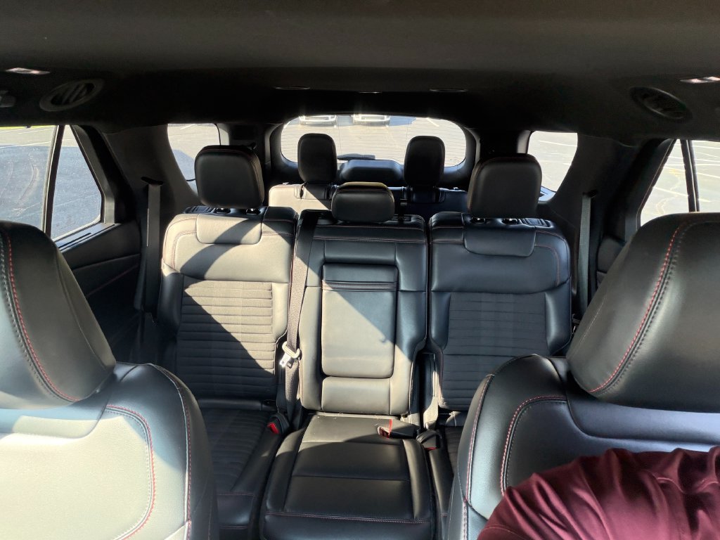 Used 2025 Ford Explorer ST-Line w/ Premium Package AWD/4WD image 25