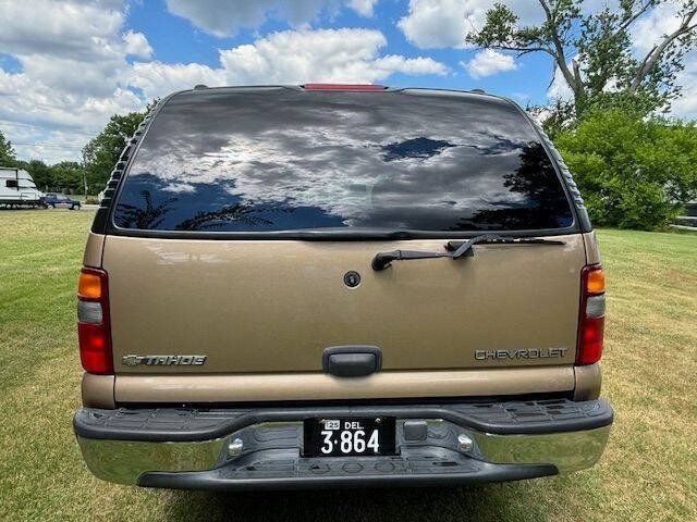 Used 2001 Chevrolet Tahoe LS w/ LS Preferred Equipment Group AWD/4WD image 5