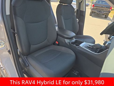 Used 2024 Toyota RAV4 LE AWD/4WD image 15
