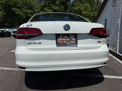 Used 2016 Volkswagen Jetta SE image 14