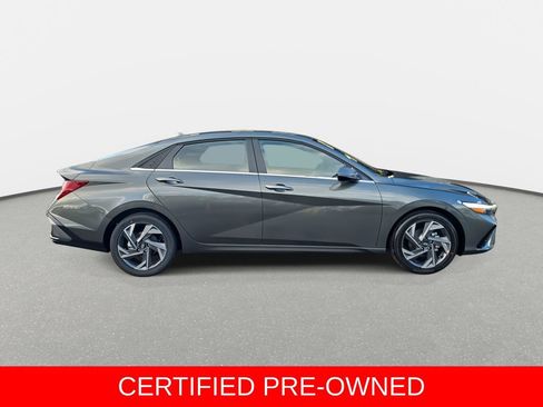 Used 2026 Hyundai Elantra Limited FWD image 4