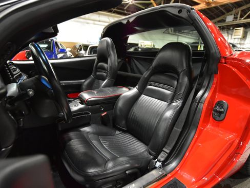 Used 2002 Chevrolet Corvette Coupe w/ Preferred Equipment Group2 image 40